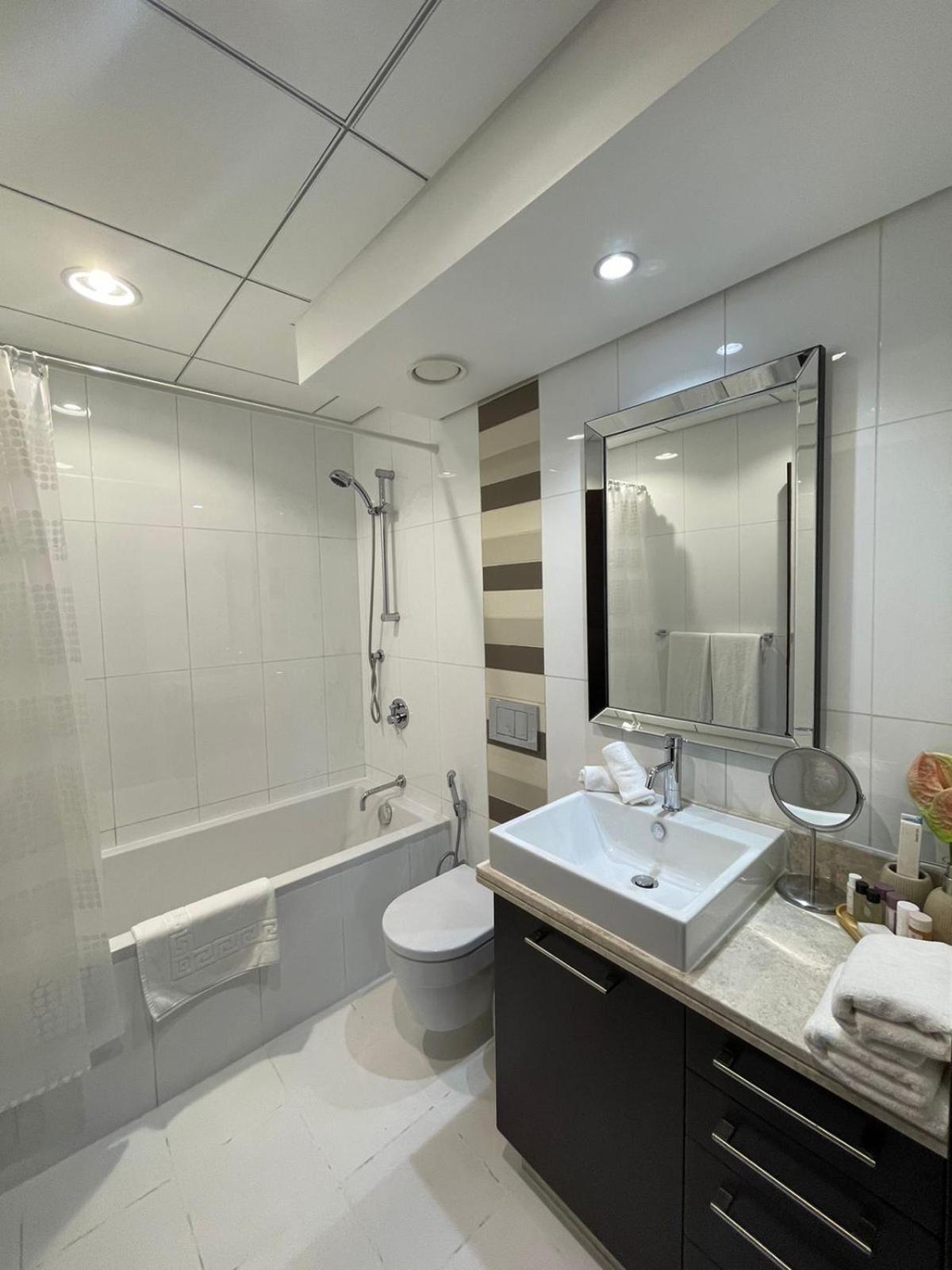 First Class 2Br With Burj Khalifa & Downtown View ดูไบ ภายนอก รูปภาพ